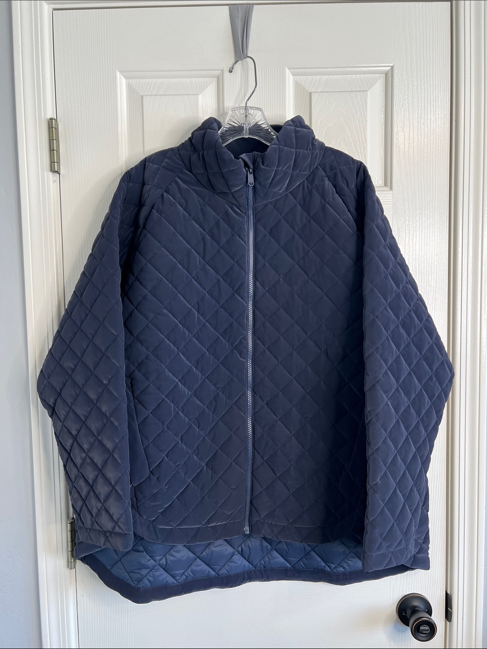 Athleta Whisper Featherless Quilted Velvet Jacket Navy blue size 1X